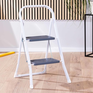2-Step Stool with safety lock / closed only 4cm wide