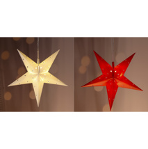 Weihnachtsstern in weiß oder rot mit sternförmigen Ausschnitten